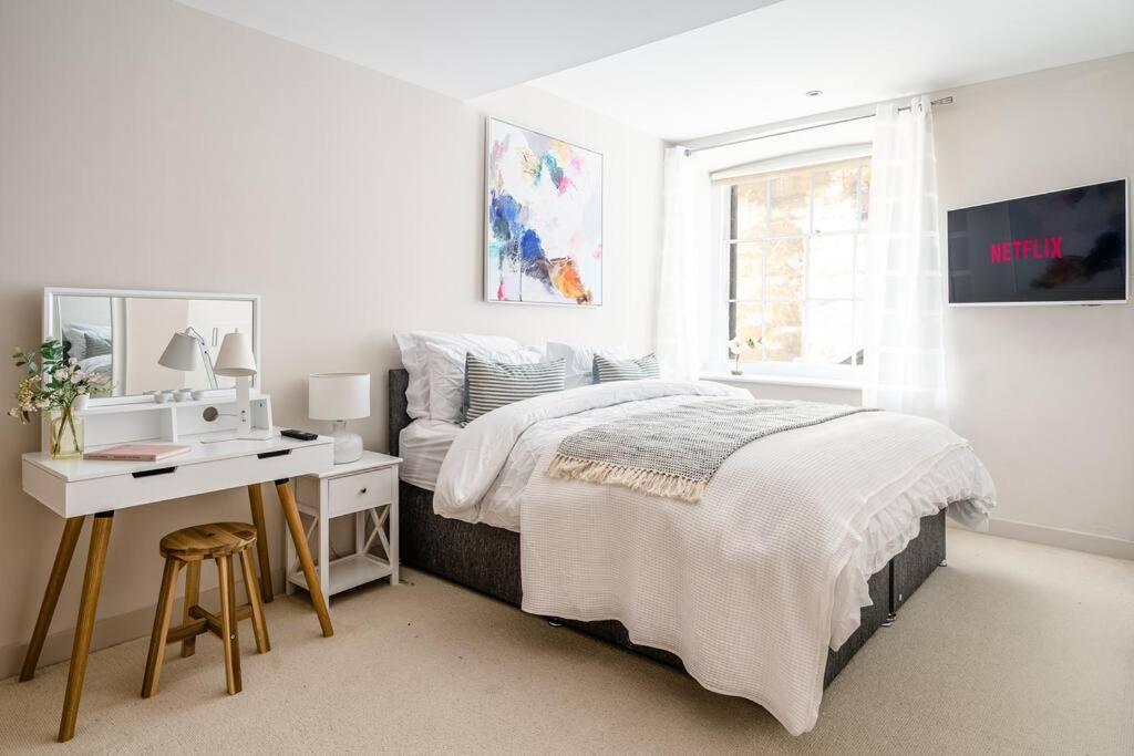 Stunning 2 Bedroom Apartment In Converted Chapel バース エクステリア 写真