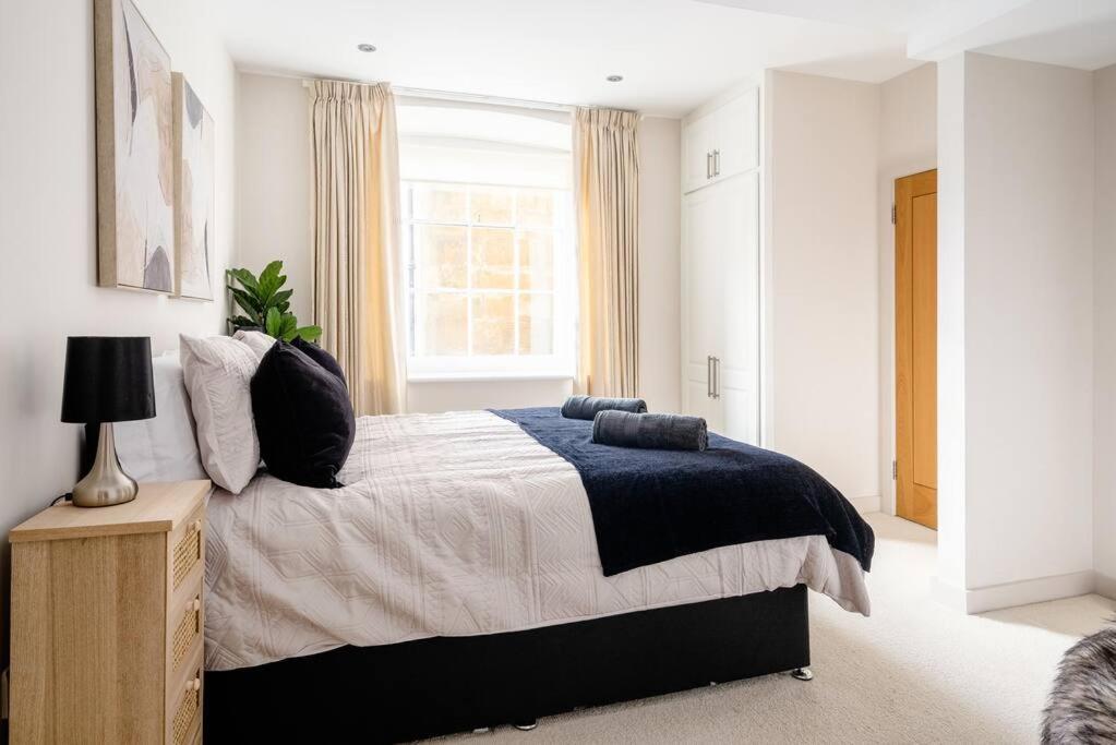 Stunning 2 Bedroom Apartment In Converted Chapel バース エクステリア 写真