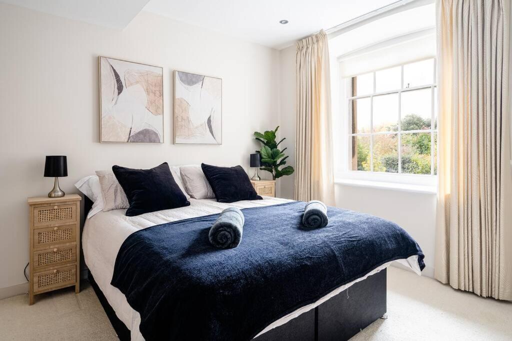 Stunning 2 Bedroom Apartment In Converted Chapel バース エクステリア 写真