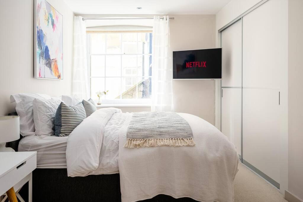 Stunning 2 Bedroom Apartment In Converted Chapel バース エクステリア 写真